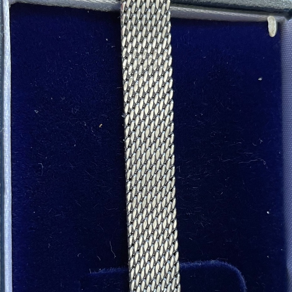 Woman Watch - Picture 2 of 3